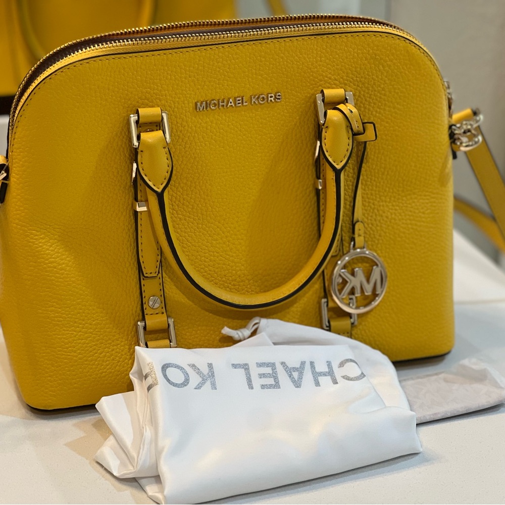 Michael kors crossbody